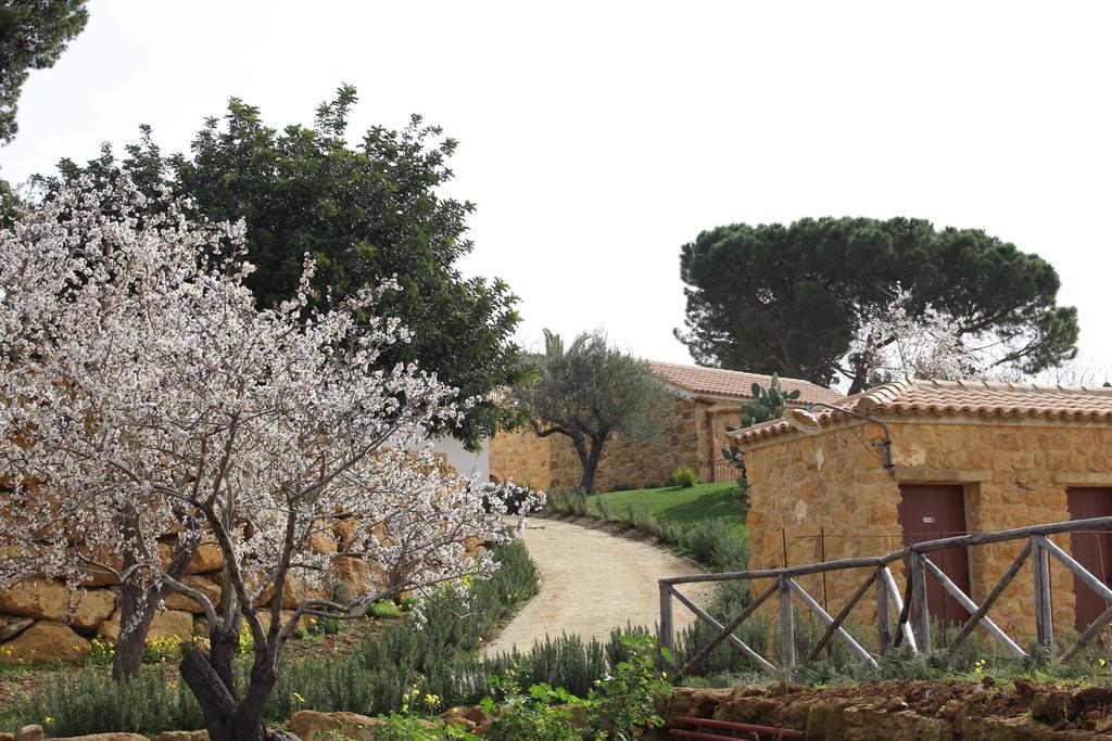 הוילה Aragona Agriturismo Feudo Muxarello מראה חיצוני תמונה