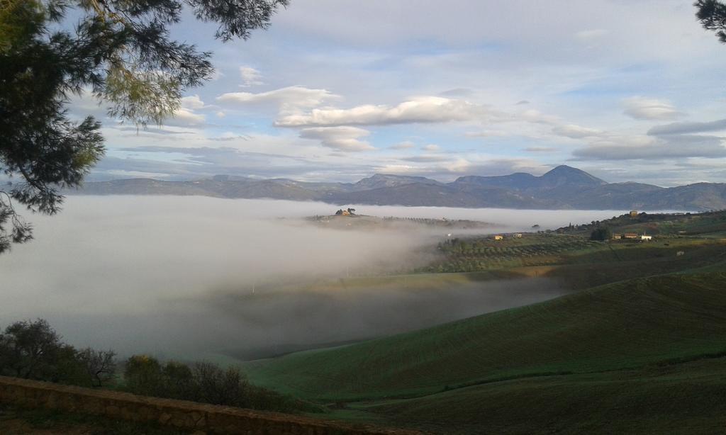 הוילה Aragona Agriturismo Feudo Muxarello מראה חיצוני תמונה